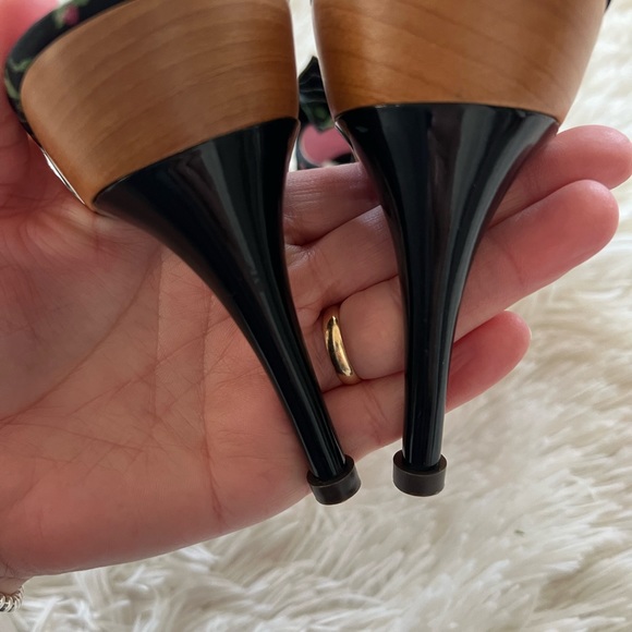 Betsey Johnson wooden Kitten Heels - Picture 3 of 11